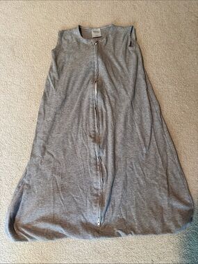 Sleeveless Gray Zip-Front Baby Sleep Sack